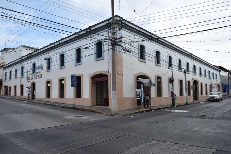 La Tesorera Municipal agregó que los 300 locatarios del mercado ’La Garza’ adeudan 8 millones 688 mil 377 pesos